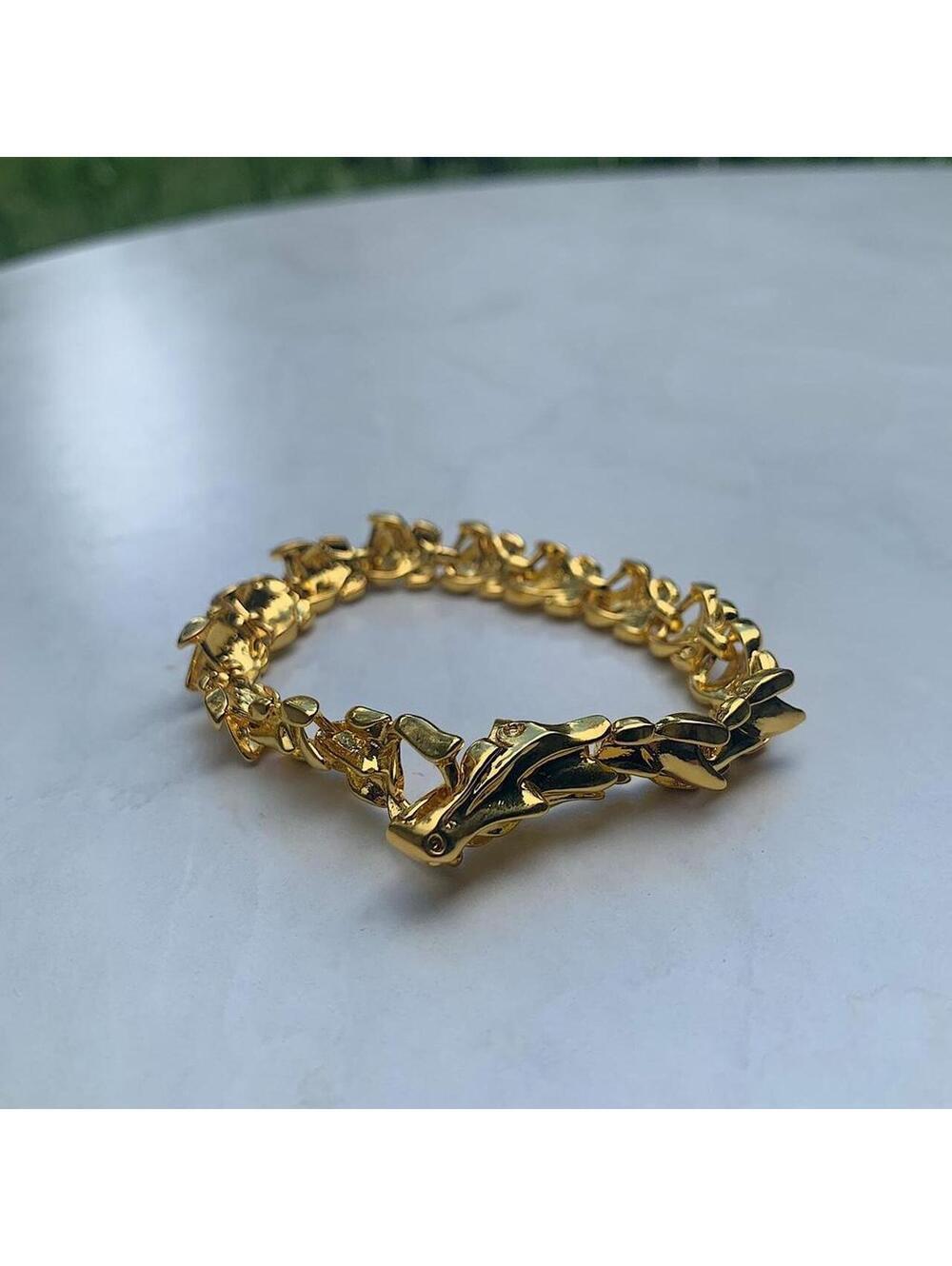 Grunge y2k style Gold dragon scale head bracelet. Comes new. 8 inches length